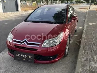 Usado Citroën C4 VTR Sport 110 CV (80 kW) 2005 Rojo Berlina