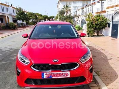 Usado Kia Ceed 140 CV (102 kW) 2018 Rojo Utilitario