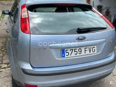 Usado Ford Focus Trend 115 CV (84 kW) 2007 Azul Berlina