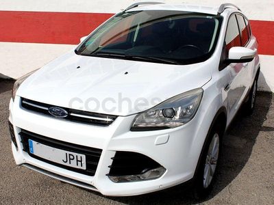 Usado Ford Kuga Titanium 150 CV (110 kW) 2016 Blanco SUV