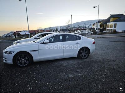 Usado Jaguar XE Portfolio 180 CV (132 kW) 2015 Blanco Berlina