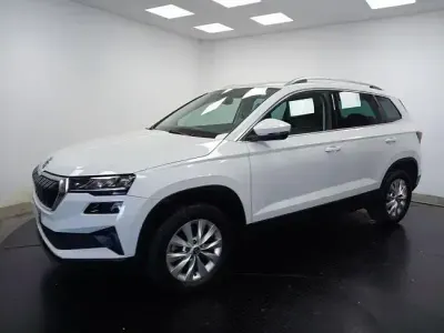 Usado Skoda Karoq Ambition 150 CV (110 kW) 2022 Blanco SUV