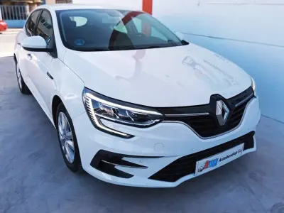 Usado Renault Mégane II Business 116 CV (85 kW) 2021 Blanco Berlina