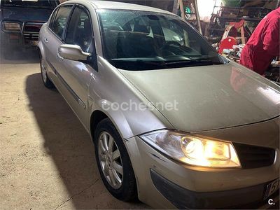 Usado Renault Mégane II Dynamique 105 CV (77 kW) 2007 Marrón Berlina