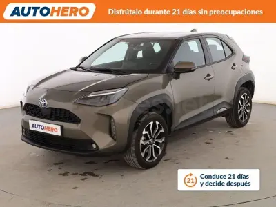 Usado Toyota Yaris Cross Active 116 CV (85 kW) 2023 Amarillo SUV