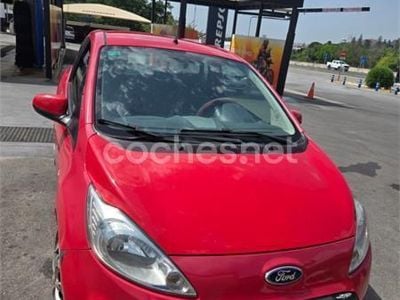 Usado Ford Ka Titanium 69 CV (50 kW) 2015 Rojo Utilitario