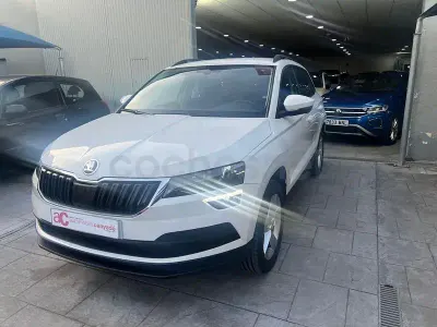 Usado Skoda Karoq Ambition 150 CV (110 kW) 2020 Blanco SUV