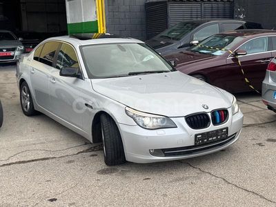 Gris / plata Usado 2007 BMW 523 Comfort Edition Berlina | 8700 €