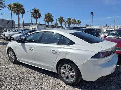 Usado Peugeot 508 Active 131 CV (96 kW) 2022 Blanco Berlina