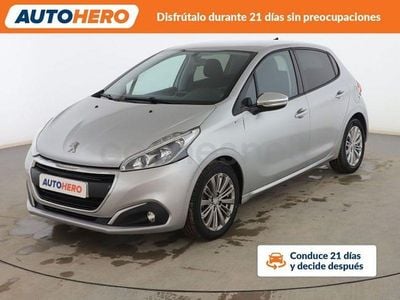 Gris Usado 2017 Peugeot 208 Style Utilitario | 7899 € (Buen precio)