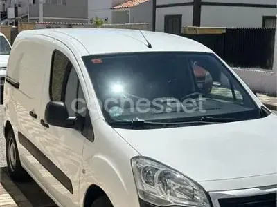 Usado Peugeot Partner Tepee 75 CV (55 kW) 2016 Blanco Monovolumen