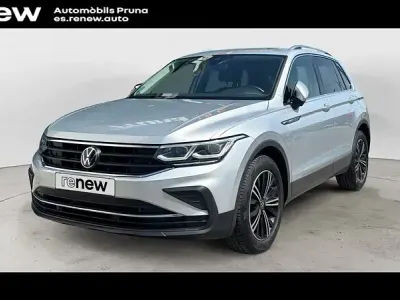 Usado VW Tiguan Life 150 CV (110 kW) 2022 Gris SUV