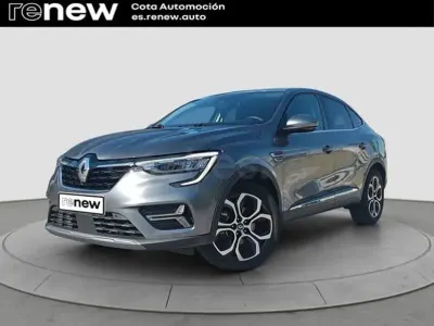 Usado Renault Arkana Zen 145 CV (106 kW) 2022 Gris / plata SUV