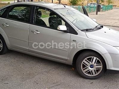 Gris / plata Usado 2007 Ford Focus Ghia Berlina | 3800 € (Precio justo)