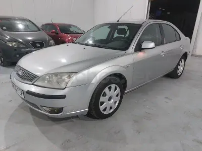 Usado Ford Mondeo Titanium 140 CV (102 kW) 2008 Gris / plata Berlina