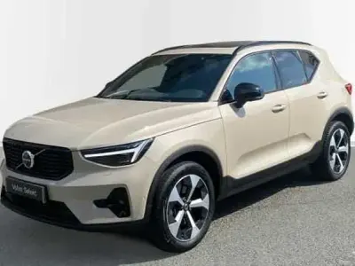 Usado Volvo XC40 Plus 2024 Beige SUV