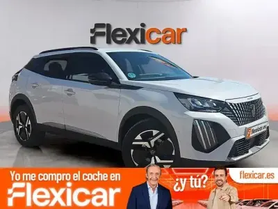 Usado Peugeot 2008 Allure 100 CV (73 kW) 2023 Blanco SUV