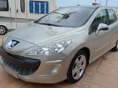 Usado Peugeot 308 Allure 150 CV (110 kW) 2012 Gris / plata Berlina