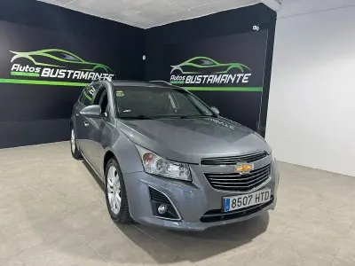 Usado Chevrolet Cruze LTZ 163 CV (119 kW) 2013 Gris / plata Familiar