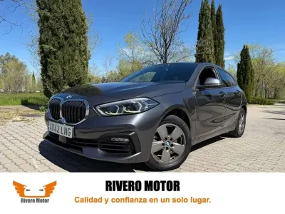 Usado BMW 116 Comfort Edition 116 CV (85 kW) 2021 Gris Utilitario