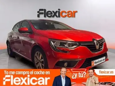 Usado Renault Mégane IV Life 100 CV (73 kW) 2018 Rojo Berlina