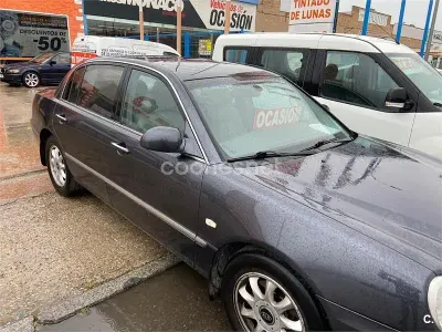 Usado Kia Opirus EX 203 CV (149 kW) 2006 Gris / plata Berlina