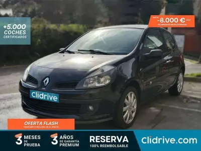 Begagnad Renault Clio II Authentique 75 HK (55 kW) 2006 Svart Sedan
