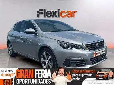 Usado Peugeot 308 130 CV (95 kW) 2019 Gris