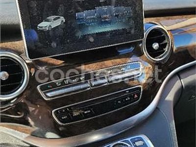 Mercedes V220