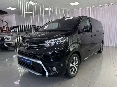 Usado Toyota Proace Luxury 177 CV (130 kW) 2024 Negro Monovolumen
