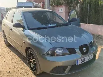 Usado Seat Ibiza 75 CV (55 kW) 2005 Gris / plata Utilitario