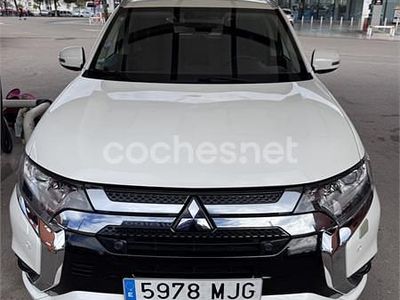 Usado Mitsubishi Outlander P-HEV Motion 224 CV (164 kW) 2019 Blanco SUV