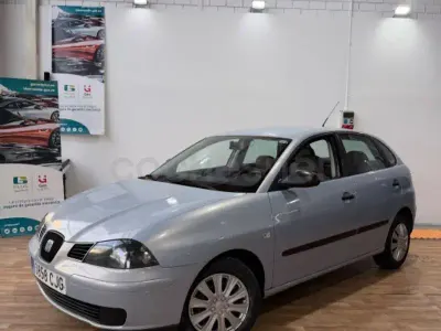 Usado Seat Ibiza 100 CV (73 kW) 2003 Azul Utilitario