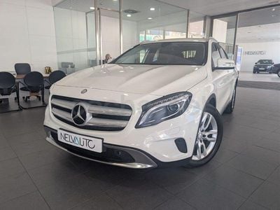 Käytetty Mercedes GLA200 Style 136 HP (100 kW) 2016 Valkoinen Katumaasturi