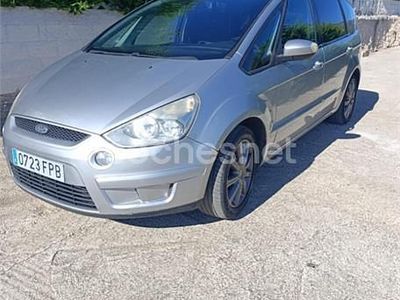 Usado Ford S-MAX Trend 125 CV (91 kW) 2007 Gris / plata Monovolumen