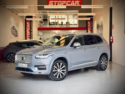 Usado Volvo XC90 Inscription 235 CV (172 kW) 2022 Gris / plata SUV