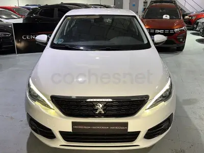 Usado Peugeot 308 Style 100 CV (73 kW) 2020 Blanco Berlina