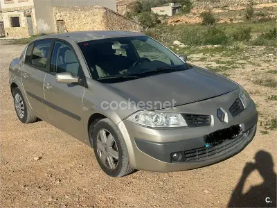 Usado Renault Mégane Expression 130 CV (95 kW) 2006 Beige Berlina