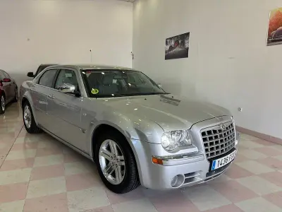 Usado Chrysler 300C 218 CV (160 kW) 2006 Gris / plata Berlina
