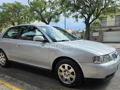 Usado Audi A3 Ambiente 102 CV (75 kW) 2002 Gris / plata Utilitario