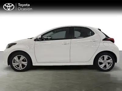Usado Toyota Yaris Active 116 CV (85 kW) 2025 Blanco Utilitario