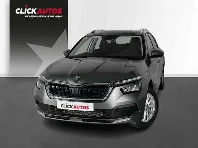 Usado Skoda Kamiq Ambition 95 CV (69 kW) 2024 Gris SUV