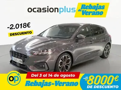 Usado Ford Focus ST-Line 125 CV (91 kW) 2021 Gris / plata Berlina