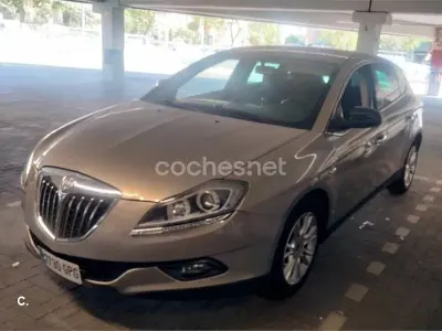 Usado Lancia Delta 150 CV (110 kW) 2009 Beige Utilitario