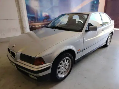 Usado BMW 316 Sport Line 102 CV (75 kW) 1998 Gris / plata Berlina