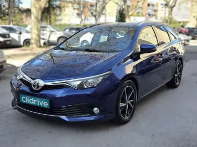 Usado Toyota Auris Active 111 CV (81 kW) 2017 Azul Familiar