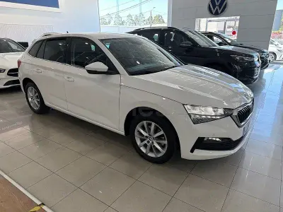 Usado Skoda 110 R 110 CV (80 kW) 2022 Blanco Berlina