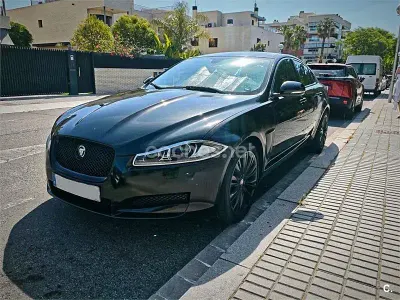 Usado Jaguar XF Luxury 190 CV (139 kW) 2012 Negro Berlina