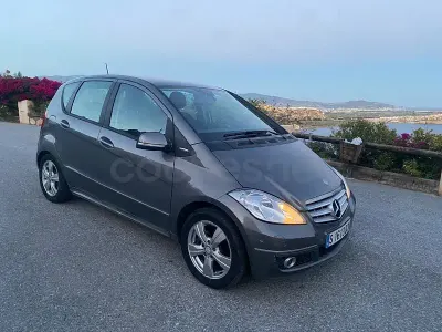 Usado Mercedes A180 Avantgarde 109 HP (80 kW) 2010 Preto Monovolume