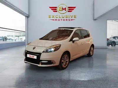 Usado Renault Scénic III Dynamique 130 CV (95 kW) 2012 Blanco Monovolumen